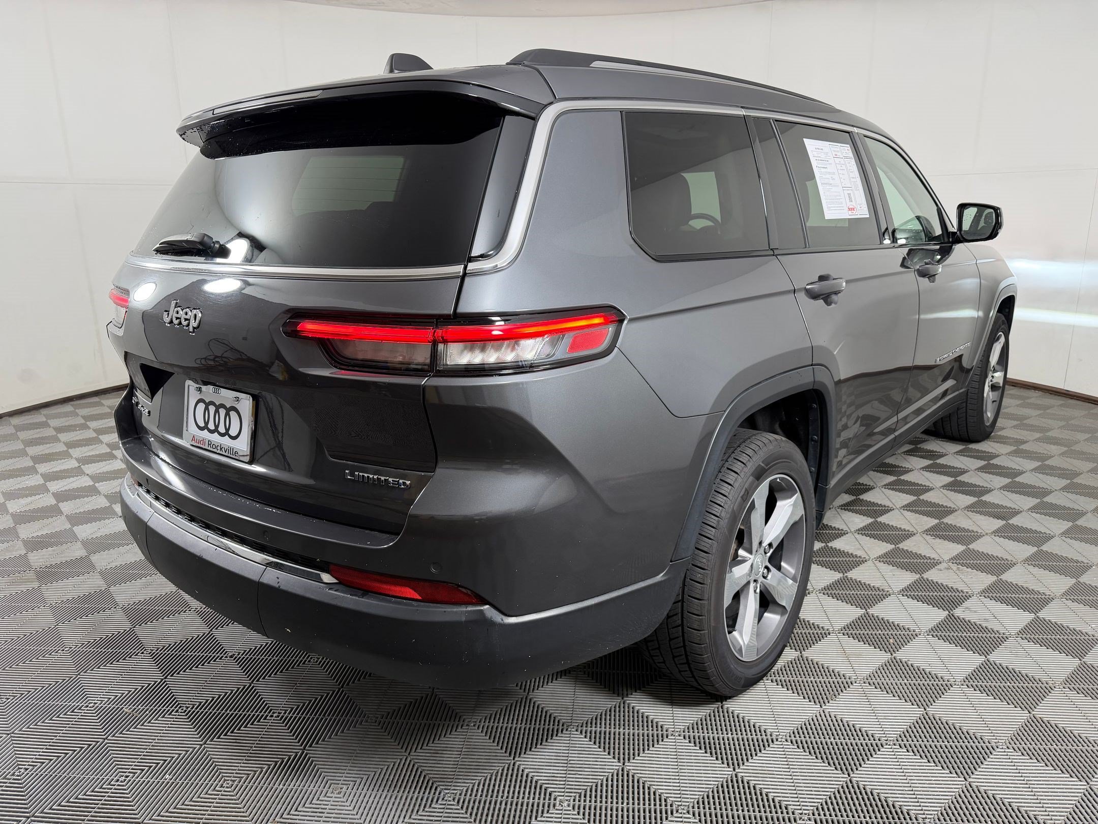 Used 2021 Jeep Grand Cherokee L Limited AWD/4WD image 9