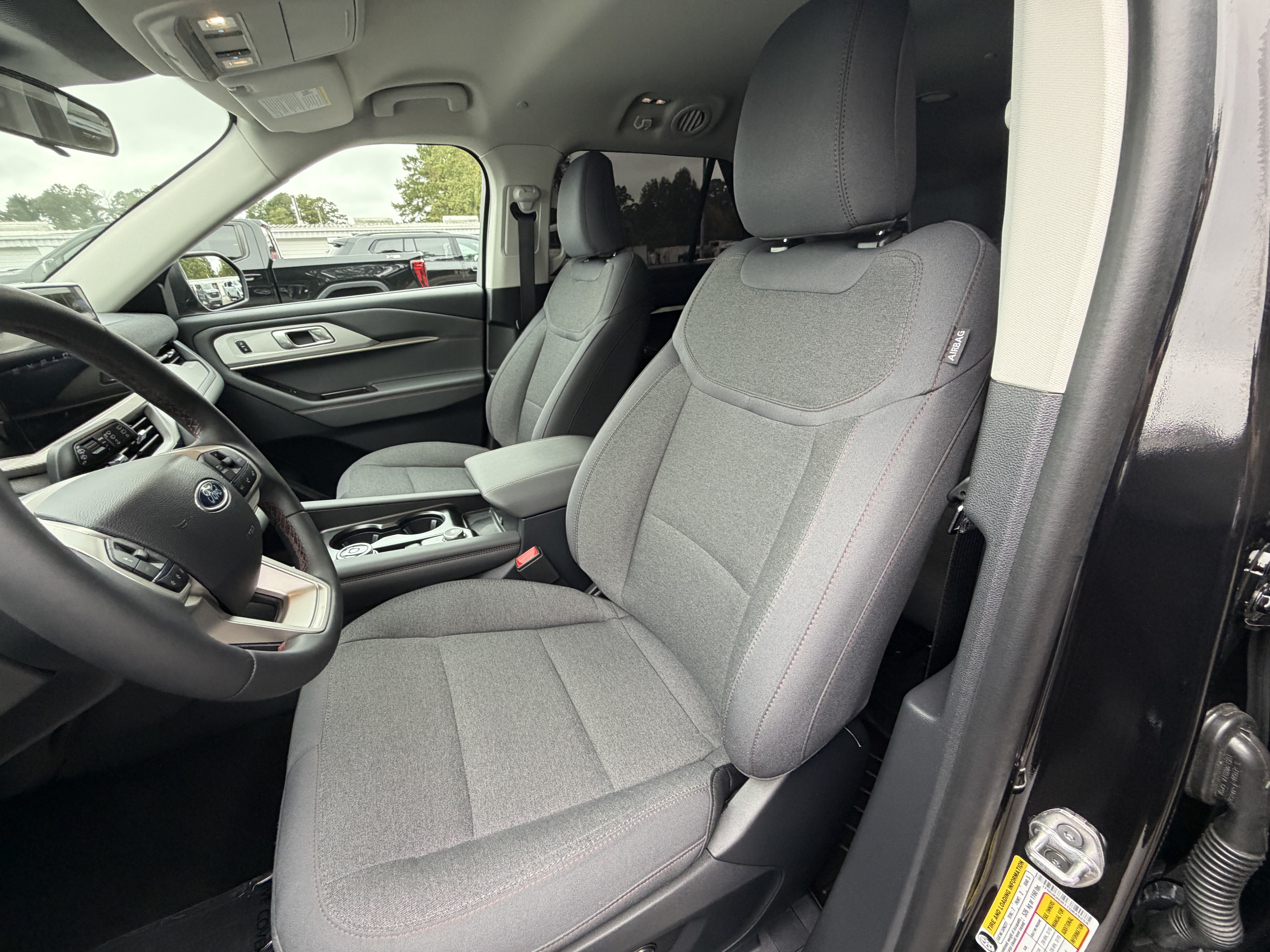 Used 2026 Ford Explorer Active AWD/4WD image 16