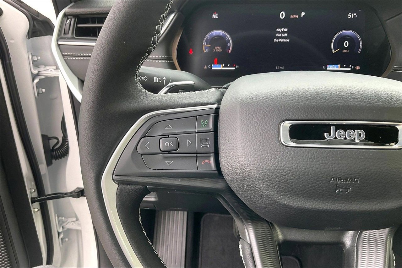 New 2025 Jeep Grand Cherokee L Laredo w/ Luxury Tech Group I image 29