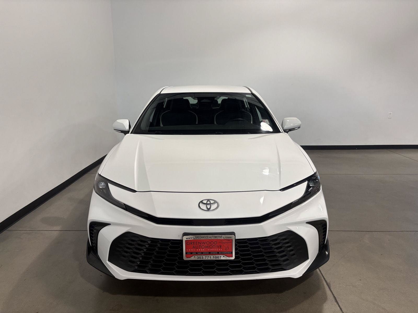 Used 2025 Toyota Camry SE FWD image 10