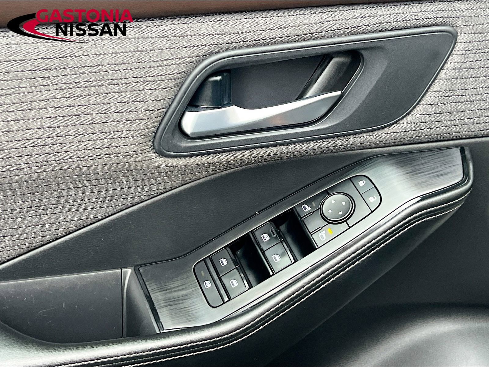 Used 2023 Nissan Rogue SL w/ SL Premium Package image 22