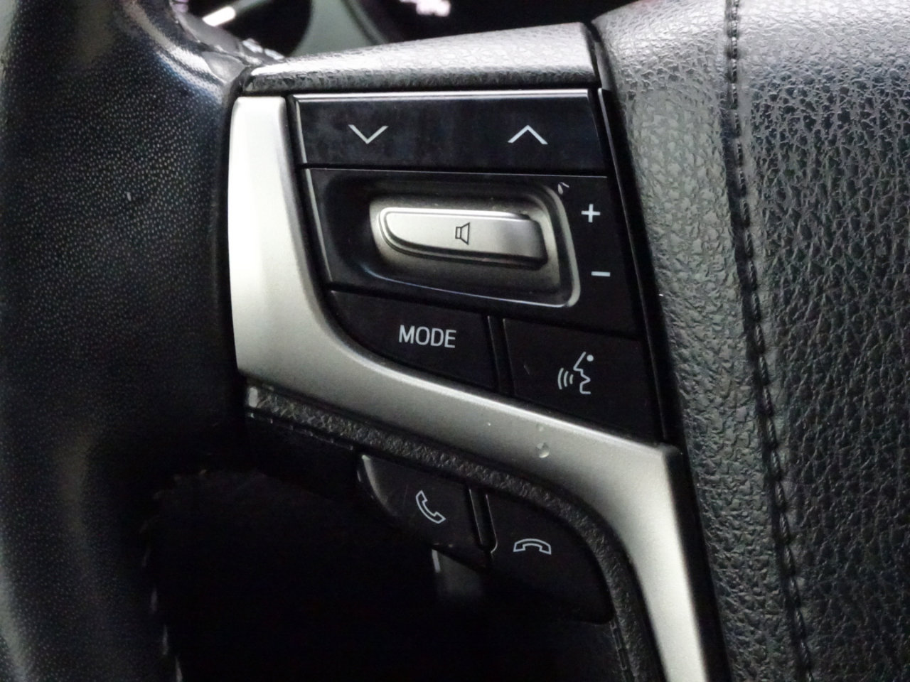 Used 2018 Toyota Land Cruiser image 22