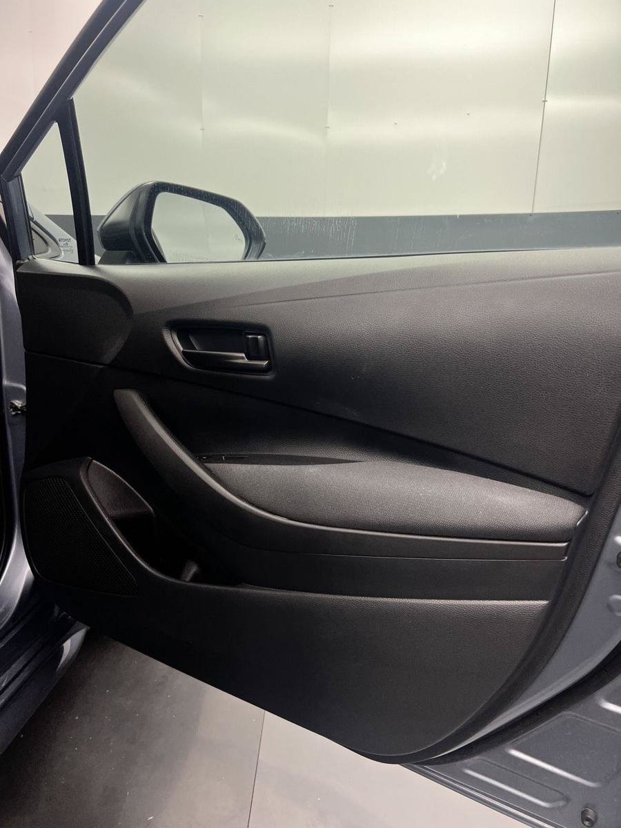 Used 2025 Toyota Corolla LE w/ Convenience Package FWD image 21