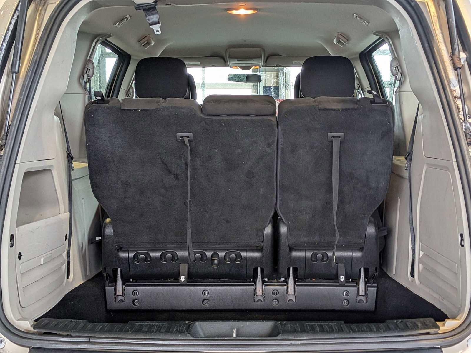 Used 2013 Dodge Grand Caravan American Value Package image 28