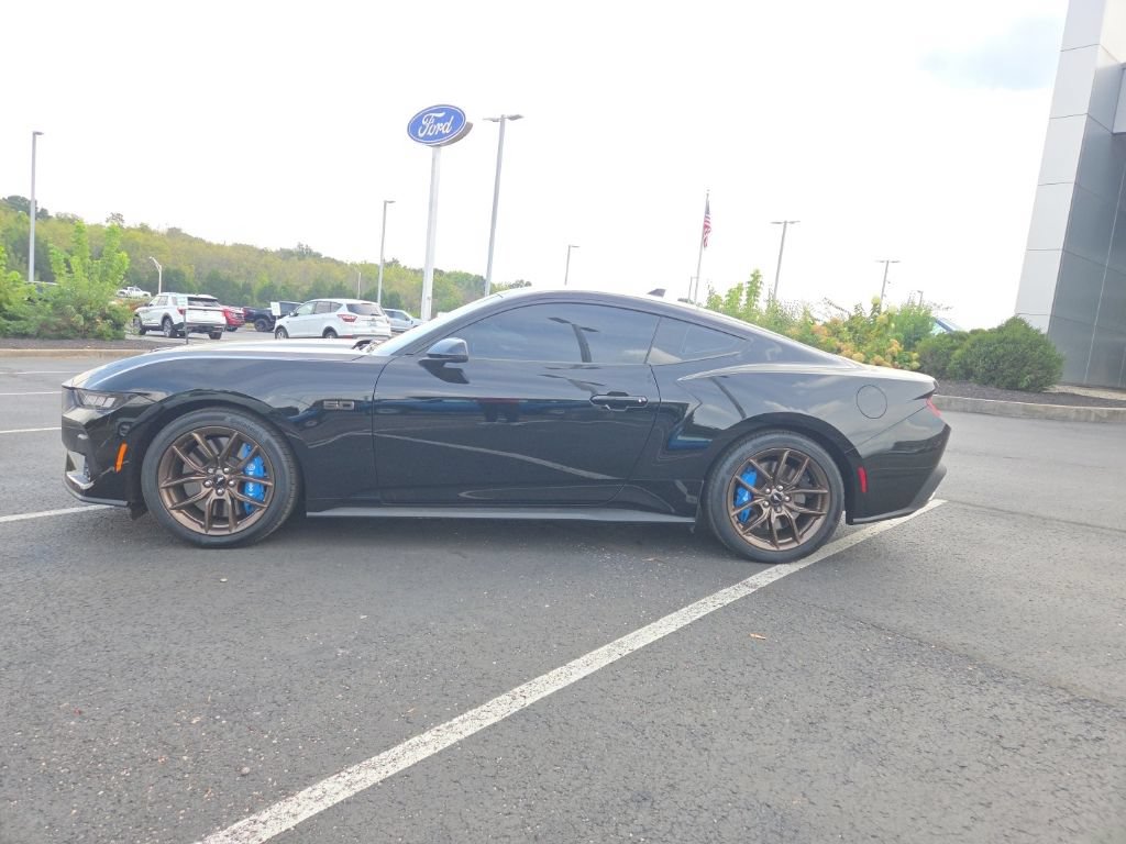 Used 2024 Ford Mustang GT Premium RWD image 3
