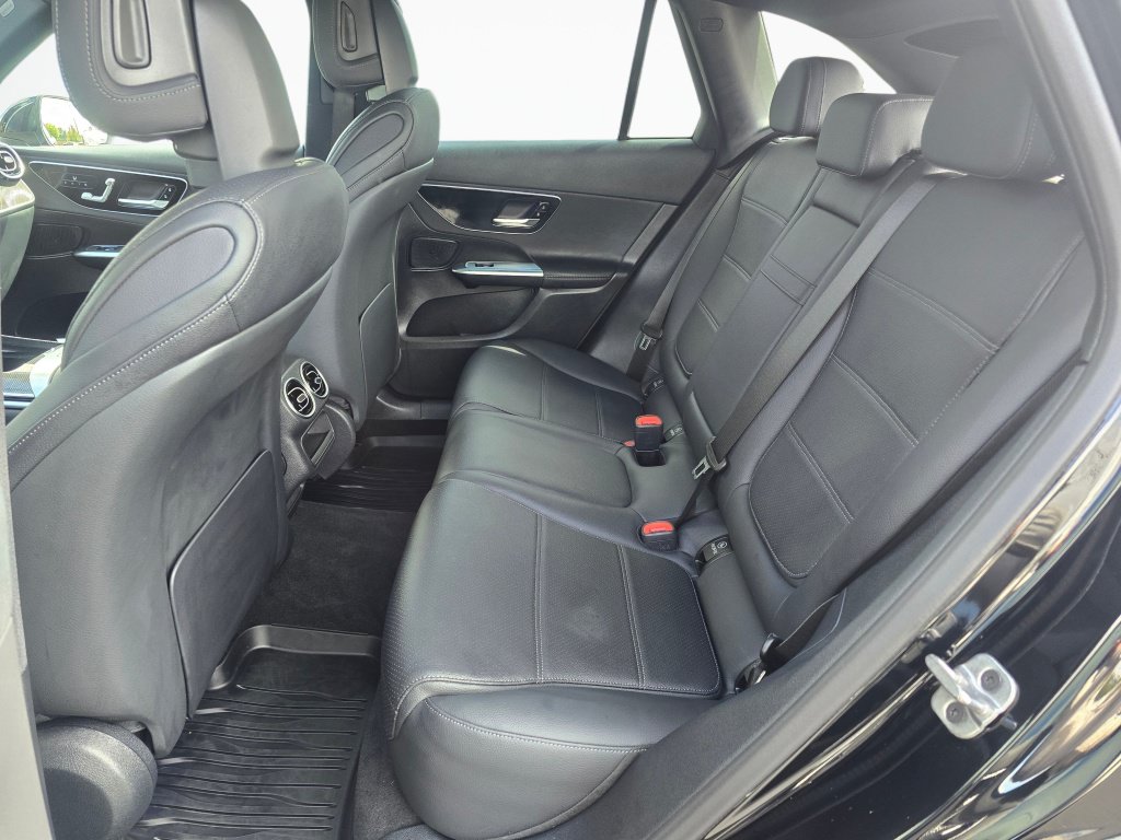 Used 2026 Mercedes-Benz GLC 300 4MATIC image 19
