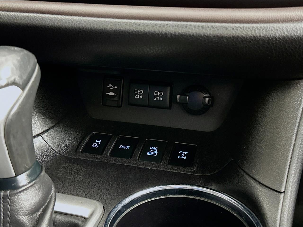 Used 2018 Toyota Highlander XLE image 17