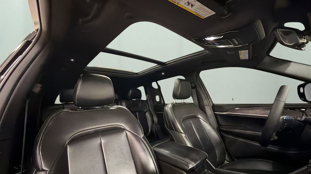 Used 2025 Jeep Grand Cherokee Limited 4xe image 14