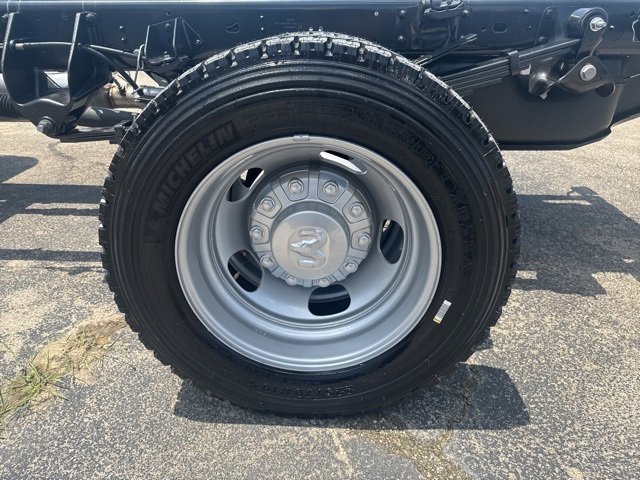 New 2025 RAM 5500 Tradesman image 17