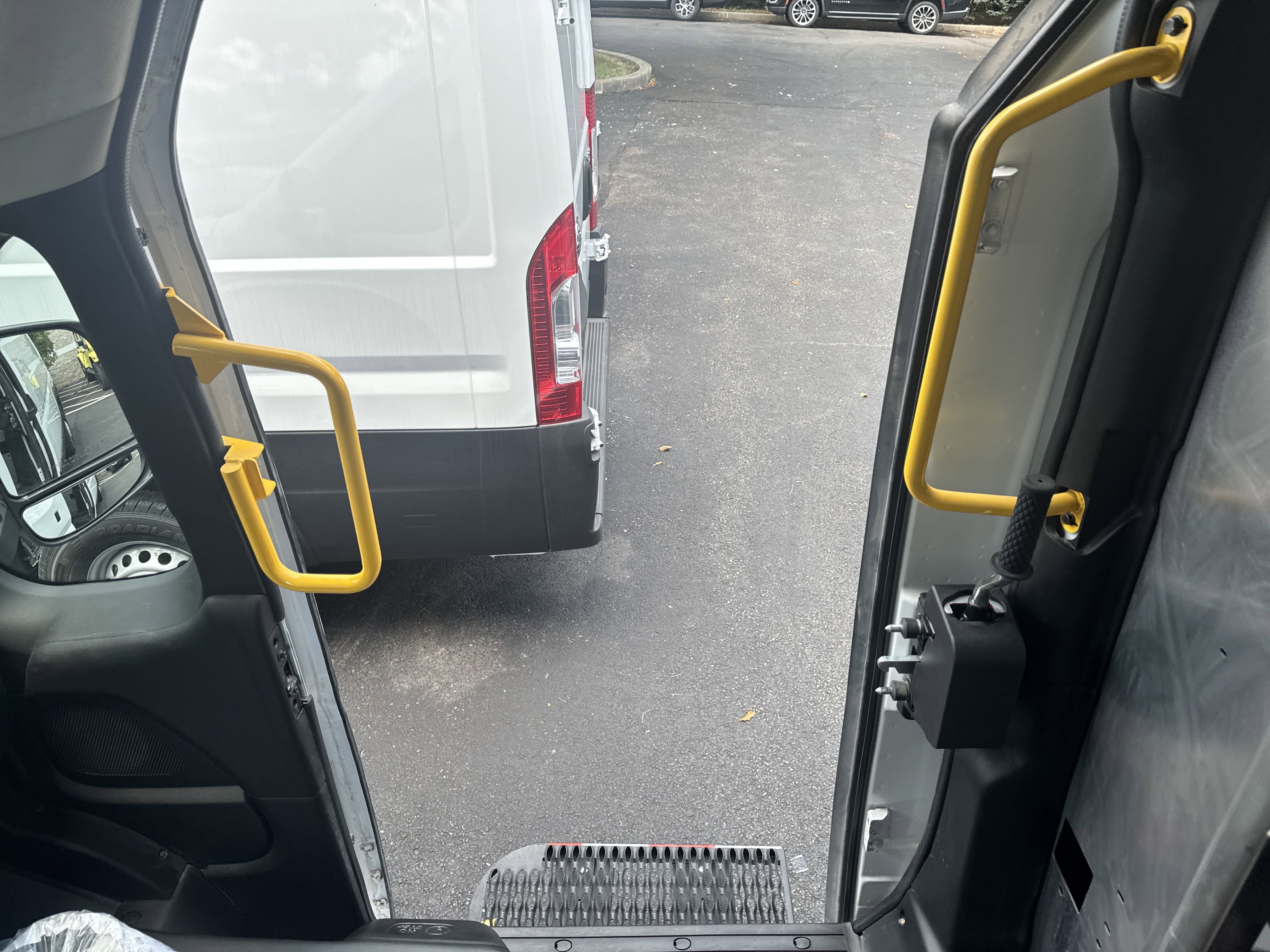 Used 2024 RAM ProMaster 3500 w/ Delivery Van Package image 10