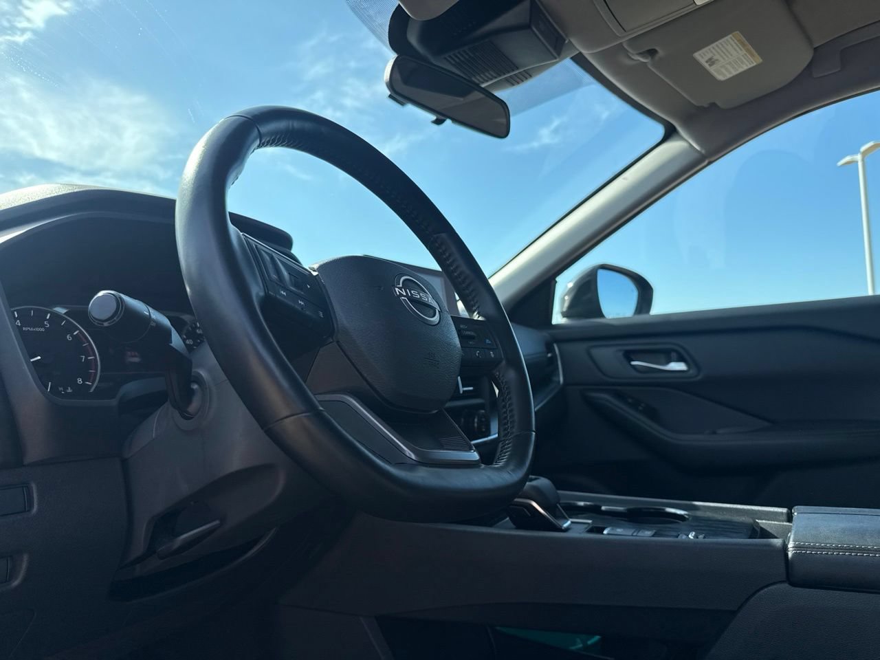 Certified 2025 Nissan Rogue SV FWD image 37