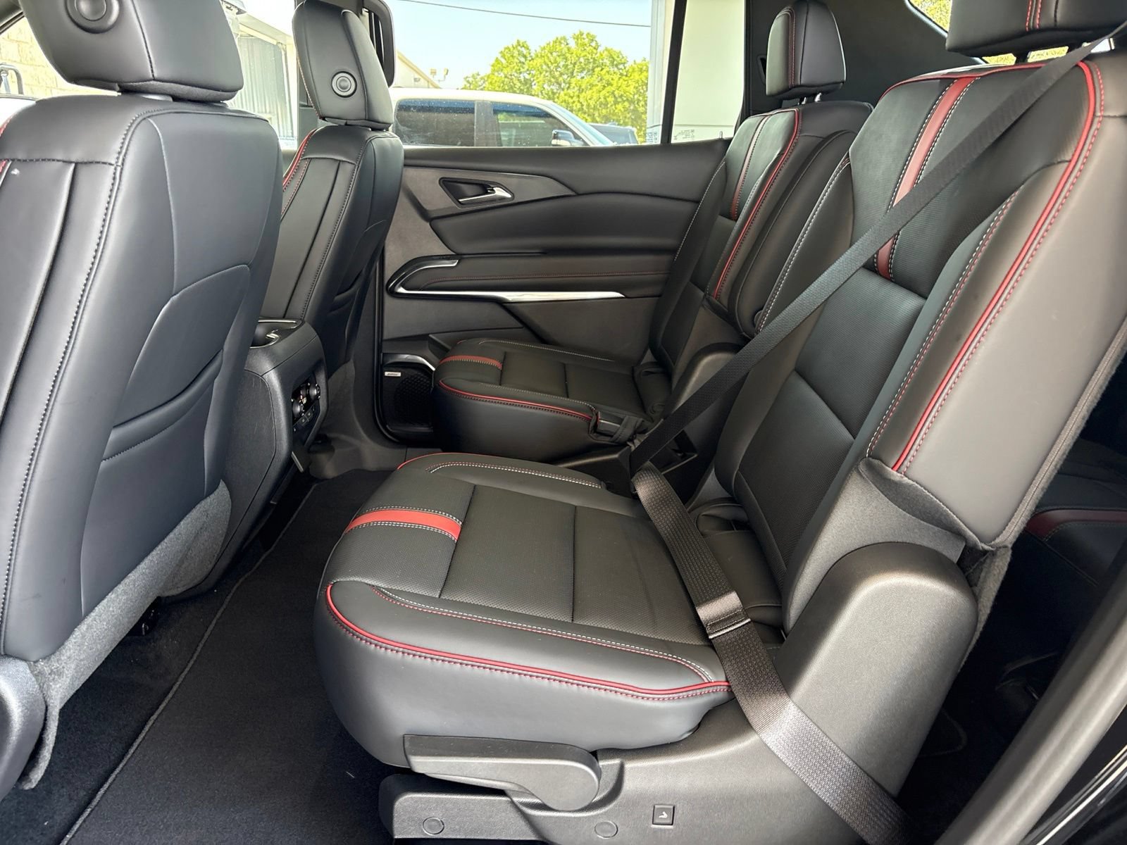 New 2027 Chevrolet Traverse RS FWD image 18