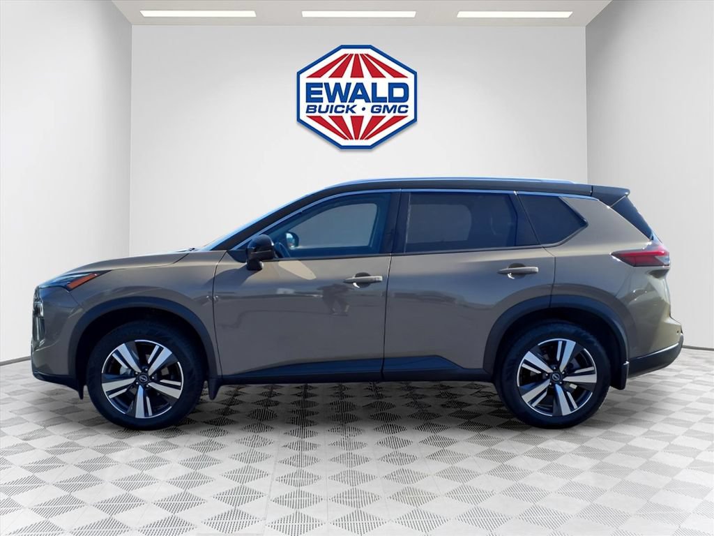 Used 2024 Nissan Rogue SL w/ SL Premium Package AWD/4WD image 2