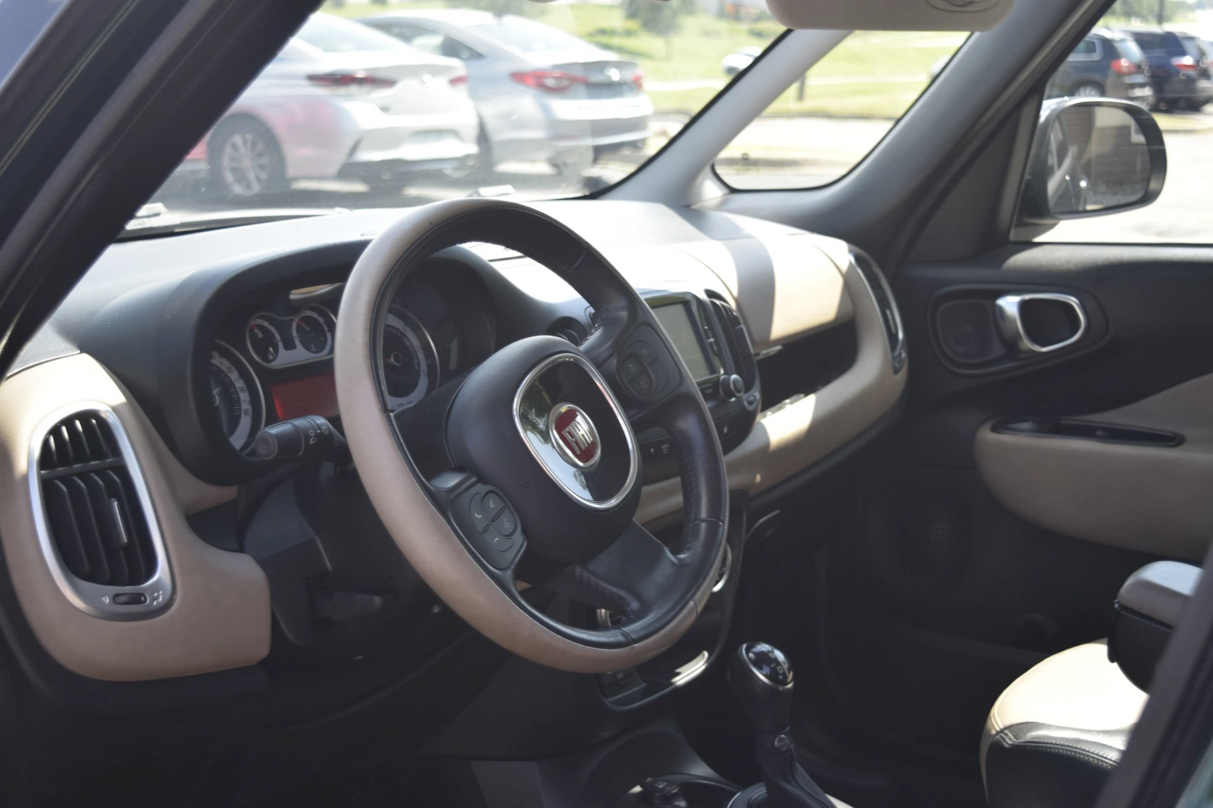 Used 2014 FIAT 500L Lounge FWD image 5
