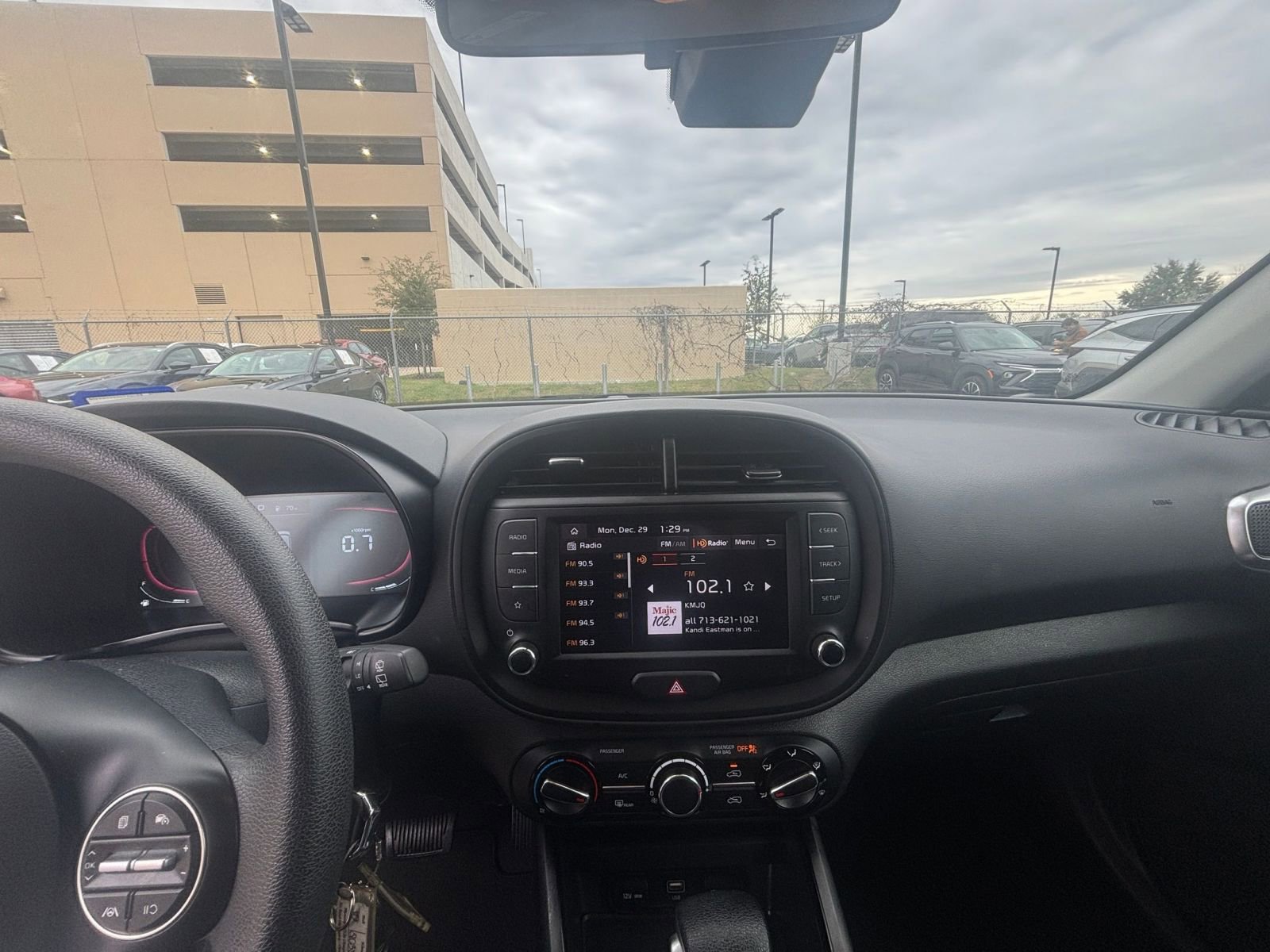 Used 2025 Kia Soul LX w/ LX Technology Package image 31