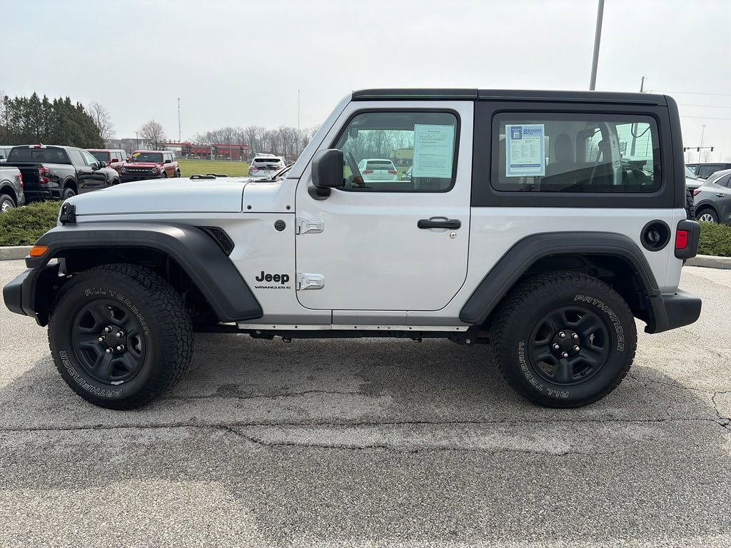 Used 2023 Jeep Wrangler Sport image 4