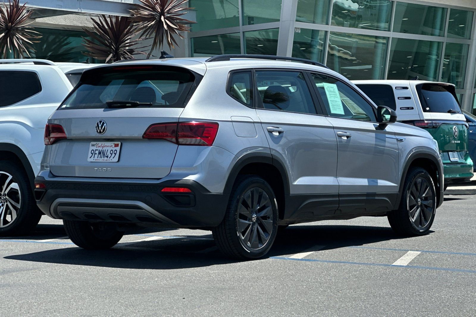 Used 2023 Volkswagen Taos S FWD image 4