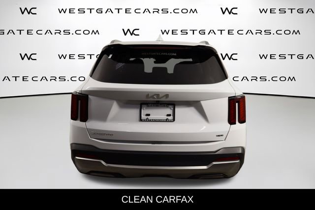 Used 2024 Kia Sorento S image 4