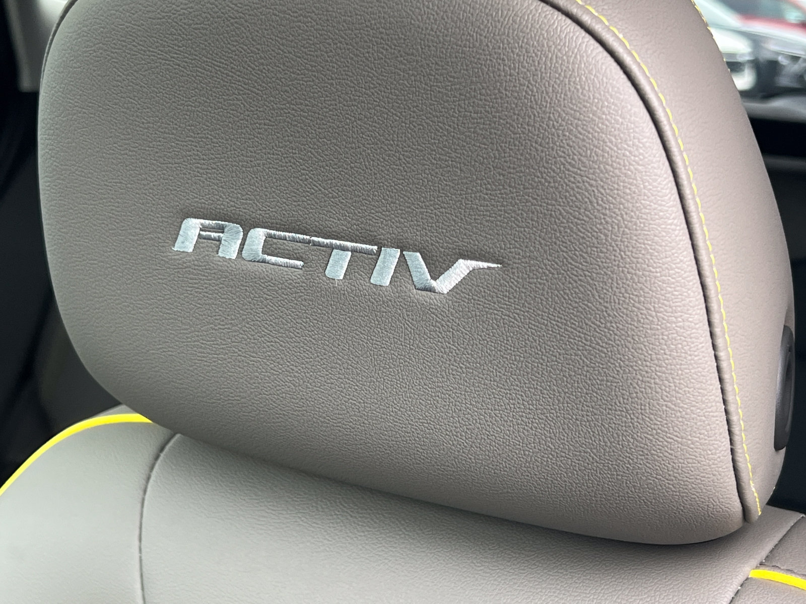 New 2026 Chevrolet Trax ACTIV w/ Sunroof Package FWD image 12