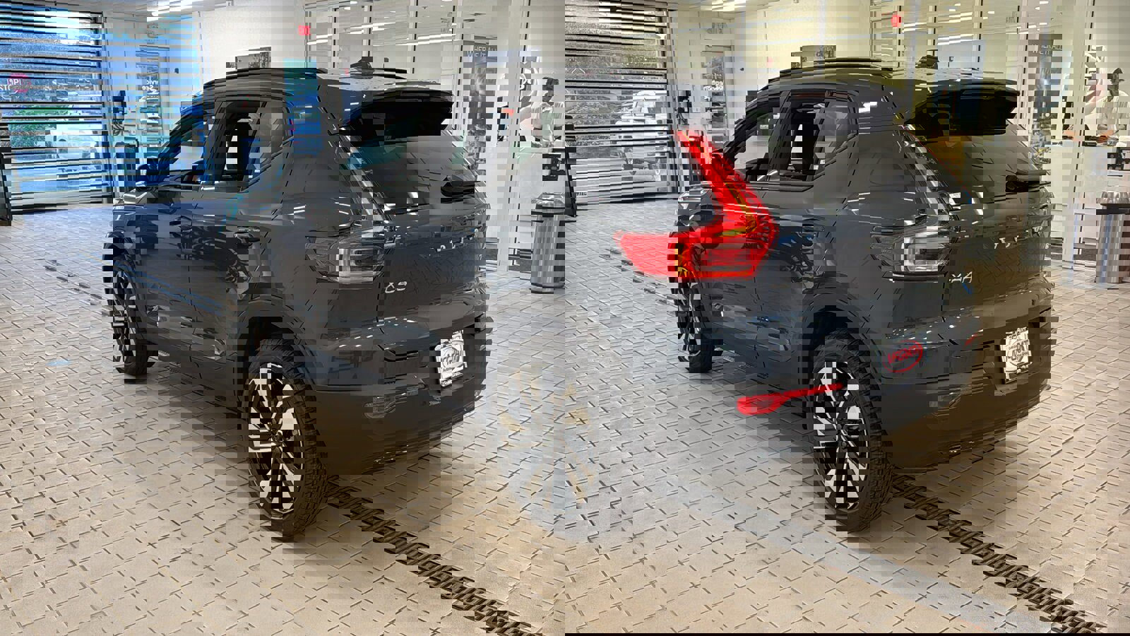 Used 2026 Volvo XC40 B5 Ultra w/ Protection Package Premier image 7