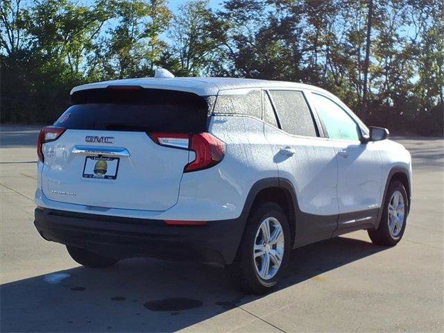 Used 2024 GMC Terrain SLE image 4