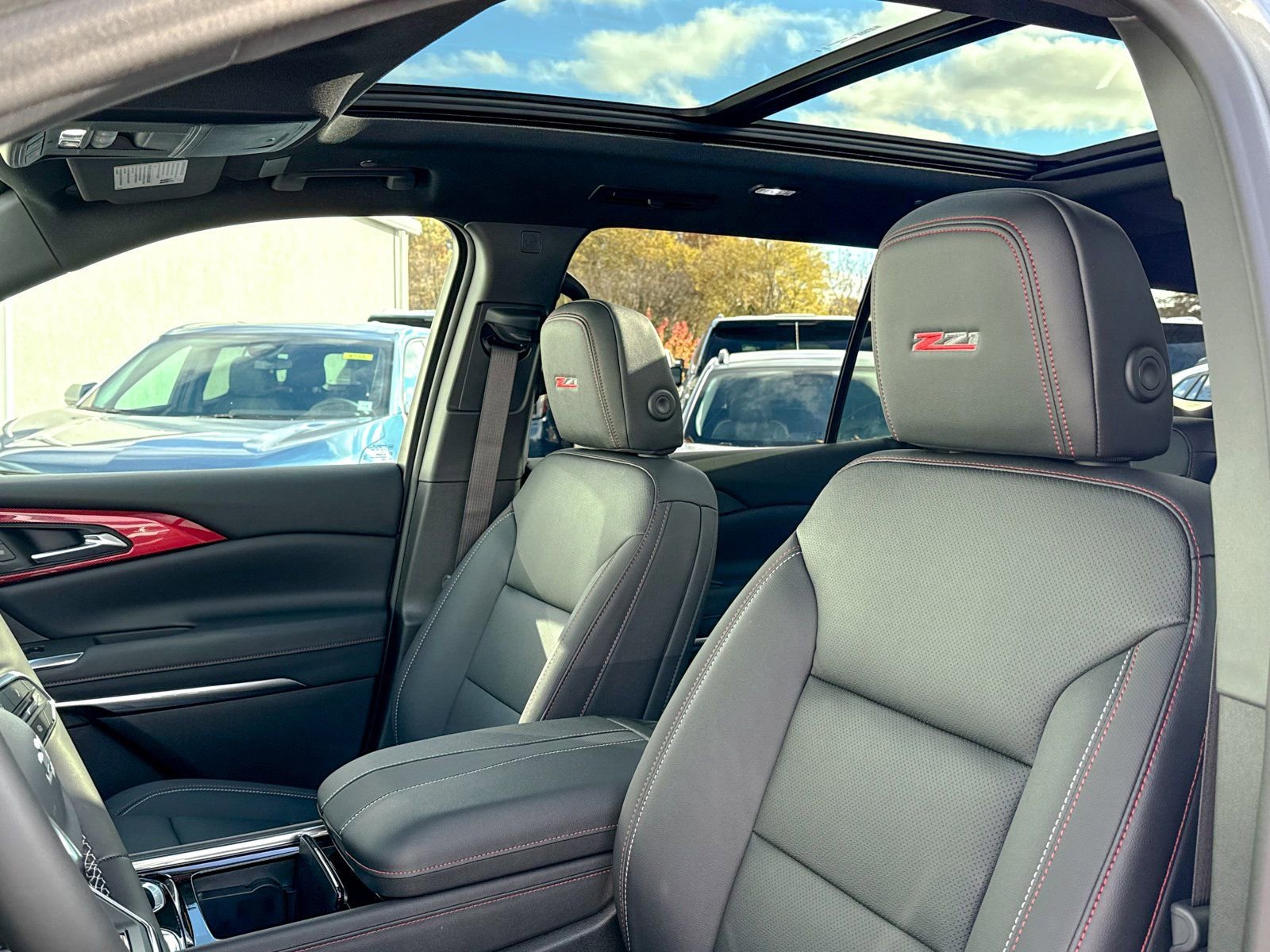 New 2026 Chevrolet Traverse Z71 w/ Enhanced Driving Package AWD/4WD image 22