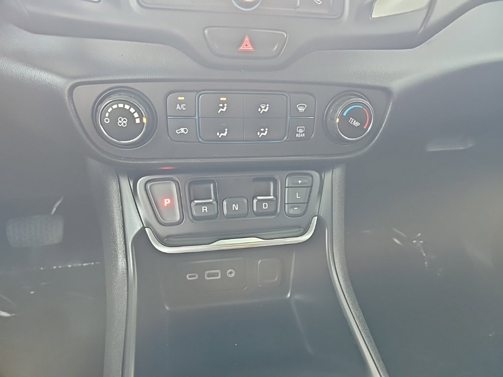 Used 2020 GMC Terrain SLE FWD image 12