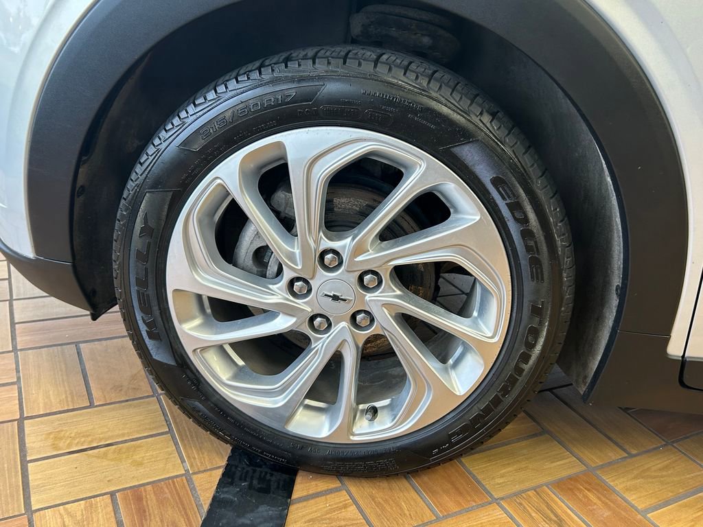 Used 2022 Chevrolet Bolt EUV LT w/ Comfort Package image 8