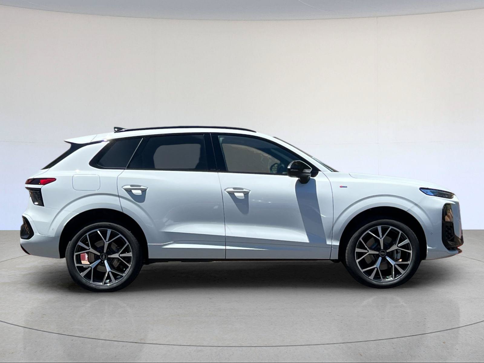 New 2026 Audi Q3 quattro 2.0T AWD/4WD image 7
