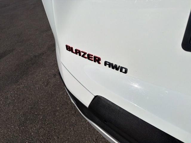 Used 2023 Chevrolet Blazer LT w/ Driver Confidence Package image 9