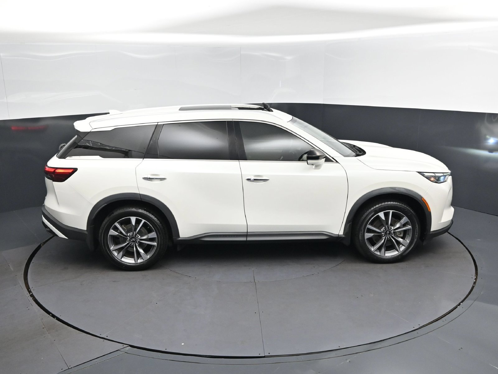 Certified 2023 INFINITI QX60 Luxe w/ Vision Package AWD/4WD image 36