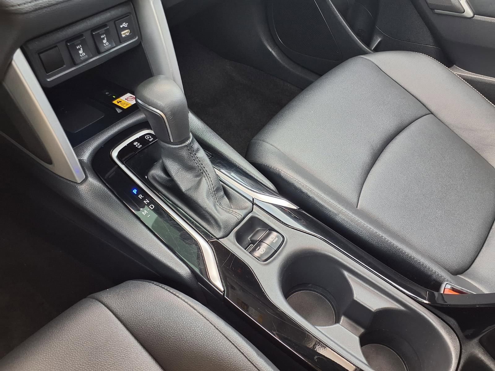 Used 2022 Toyota Corolla Cross XLE w/ Convenience Package FWD image 22