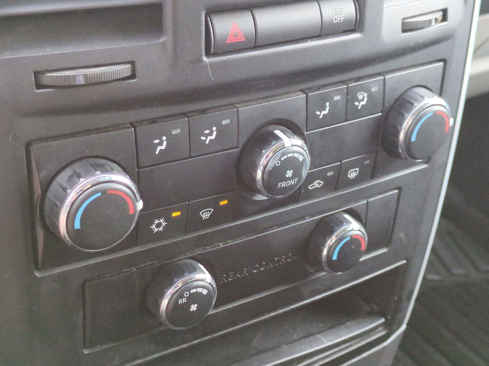 Used 2008 Dodge Grand Caravan SXT FWD image 27