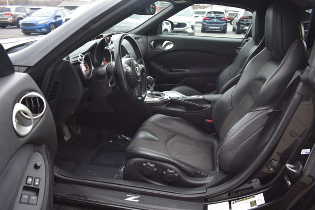 Used 2010 Nissan 370Z Touring w/ Sport Pkg RWD image 17