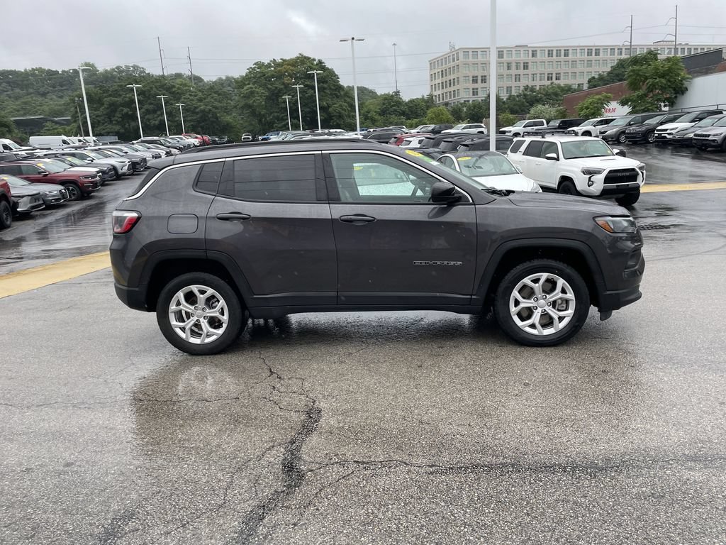 Used 2024 Jeep Compass Latitude AWD/4WD image 7
