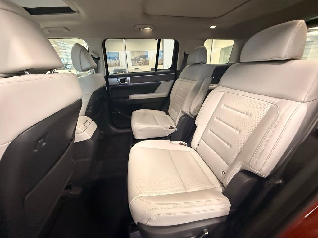Used 2025 Hyundai Santa Fe Calligraphy image 23