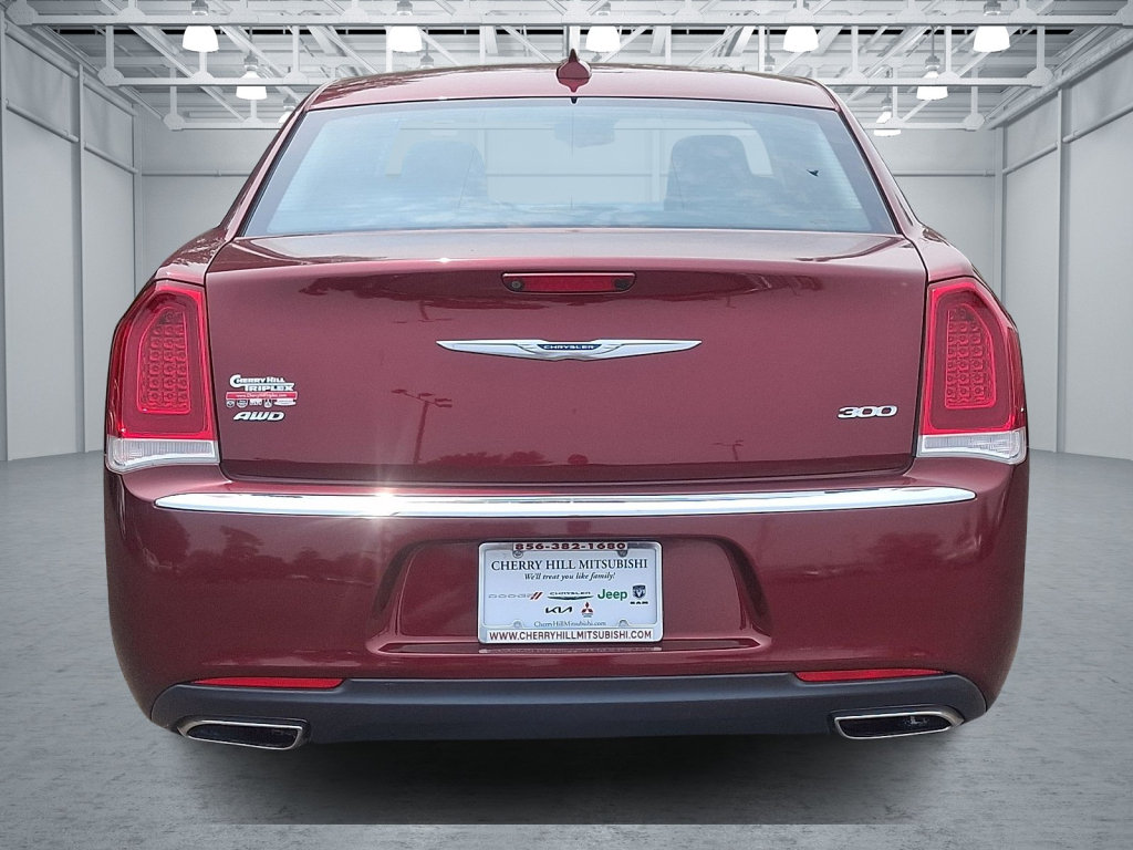 Used 2020 Chrysler 300 Limited AWD/4WD image 4