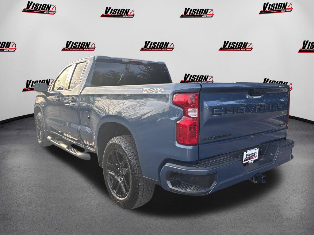 Used 2024 Chevrolet Silverado 1500 Custom w/ Turbomax Blackout Package AWD/4WD image 7