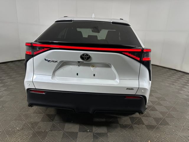 Used 2023 Toyota bZ4X XLE w/ Weather Package image 4