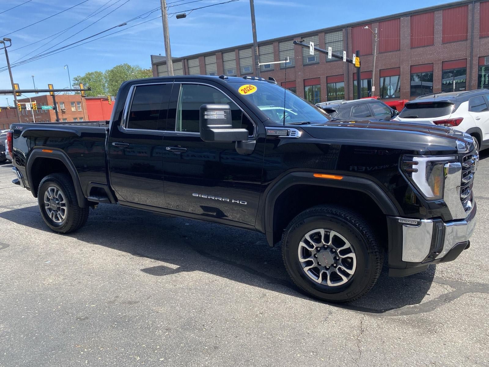 Certified 2025 GMC Sierra 2500 SLE AWD/4WD image 8