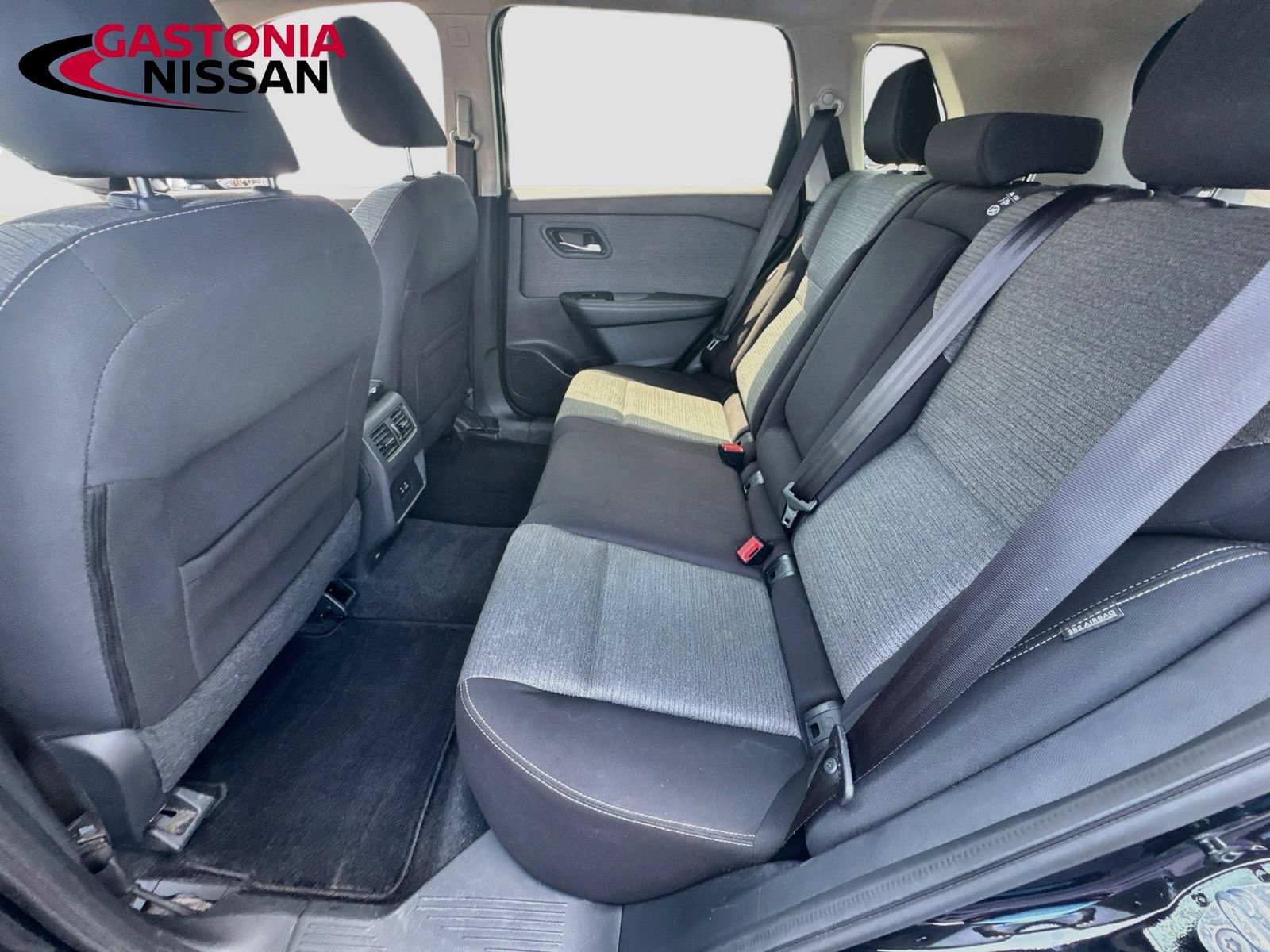 Used 2022 Nissan Rogue SV FWD image 31