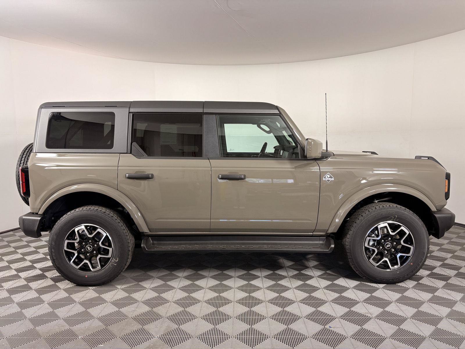 Used 2026 Ford Bronco Outer Banks AWD/4WD image 9