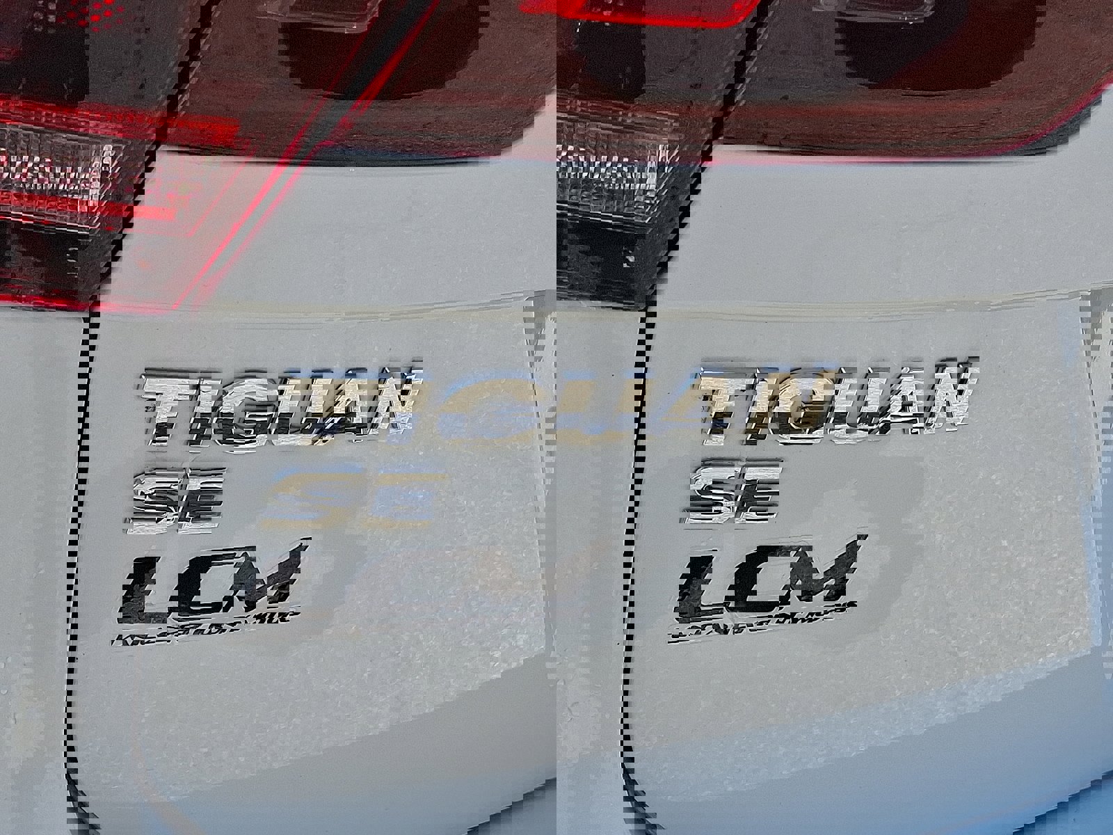 Used 2021 Volkswagen Tiguan SE R-Line image 29