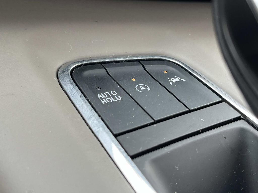 Used 2023 Cadillac Escalade ESV Sport Platinum AWD/4WD image 39