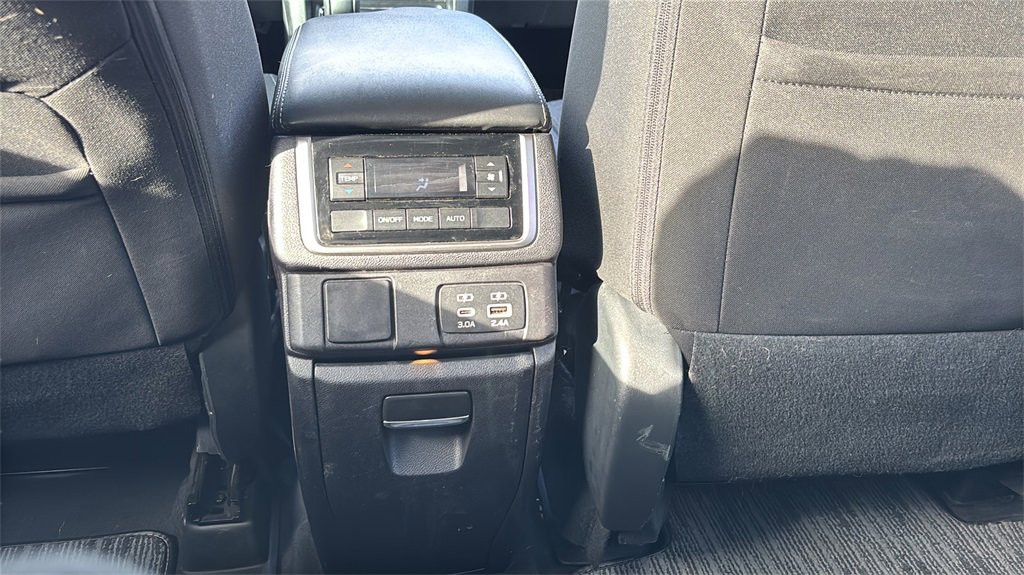 Used 2023 Subaru Ascent Premium w/ Convenience Package image 10