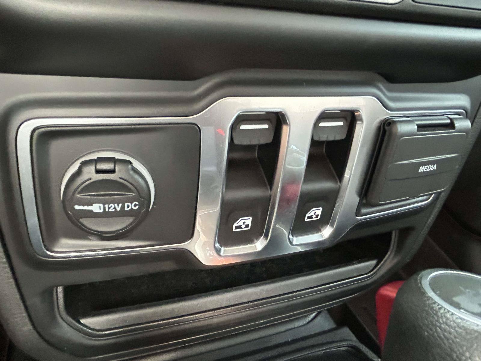 Used 2023 Jeep Wrangler Sport AWD/4WD image 21