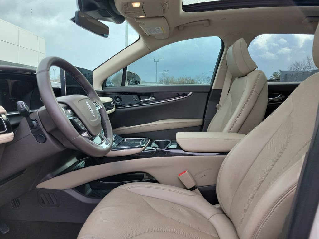 Certified 2022 Lincoln Nautilus Reserve w/ Equipment Group 201A image 18