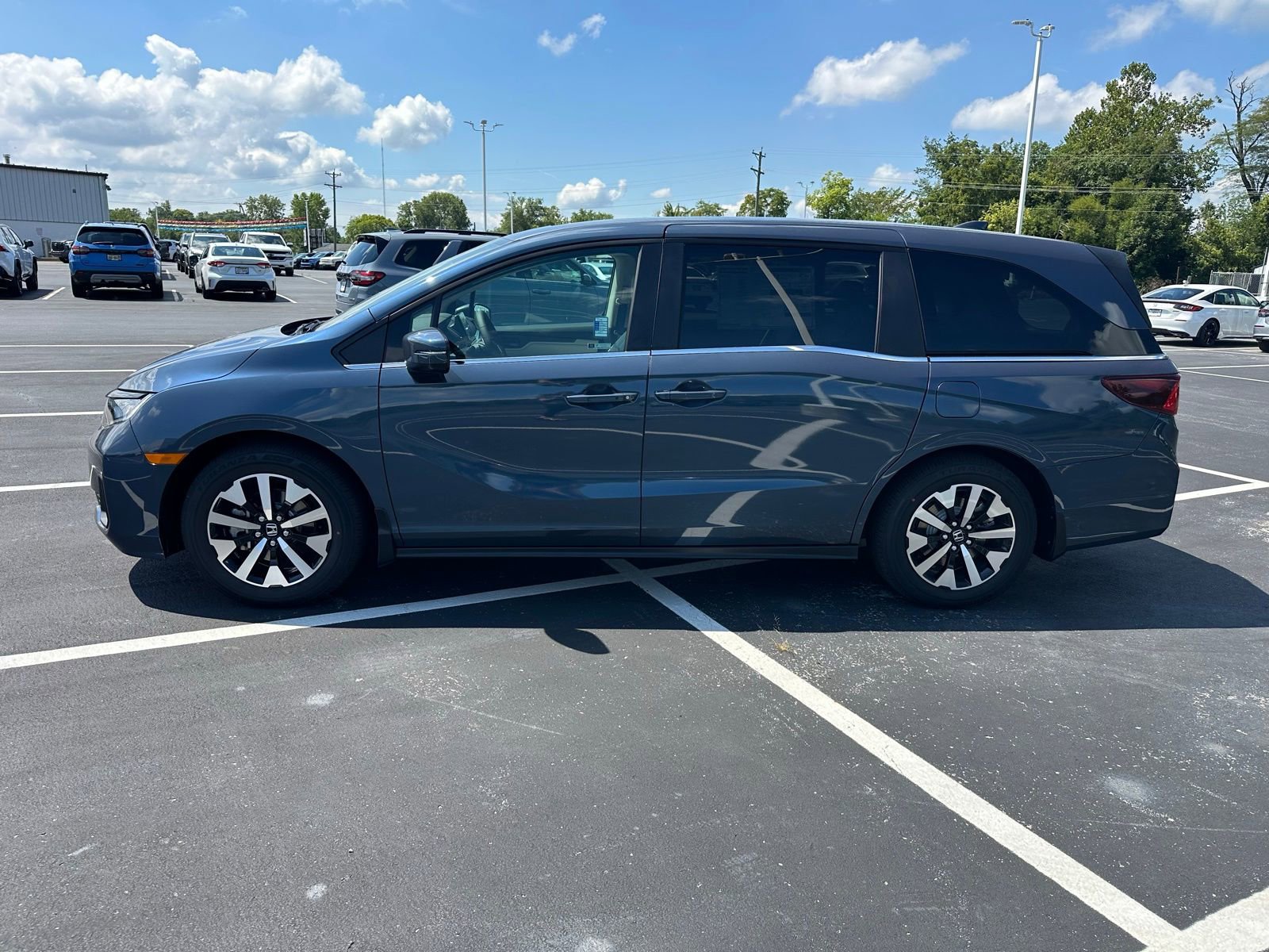 New 2026 Honda Odyssey EX-L image 2