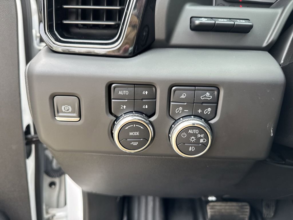 Certified 2023 GMC Sierra 1500 AT4 w/ Technology Package image 18
