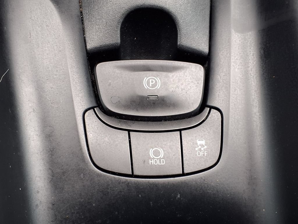 Used 2018 Toyota C-HR XLE FWD image 8